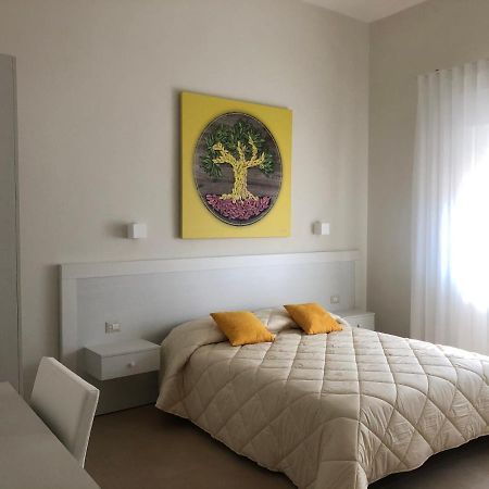 Paleat-Manduria Bed & Breakfast ภายนอก รูปภาพ