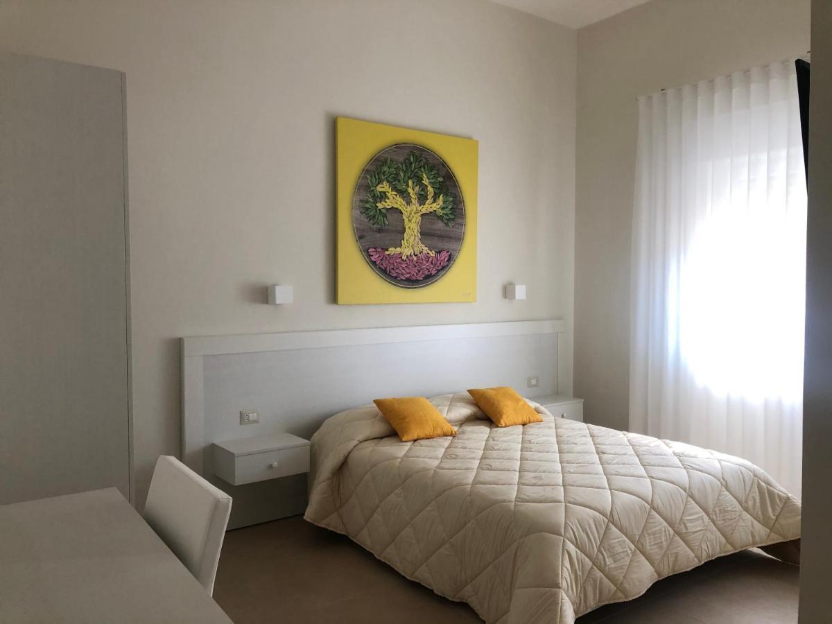 Paleat-Manduria Bed & Breakfast ภายนอก รูปภาพ